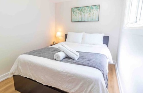 London House | Charming 4BR Home w/ Large Backyard