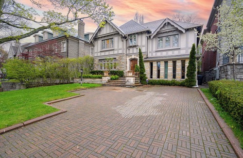 Forest Hill South House | Charming 5-Bedroom Forest Hill Home