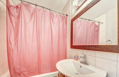 Kirkfield Cottage | charming 5 br cottage,hotub,lake acess