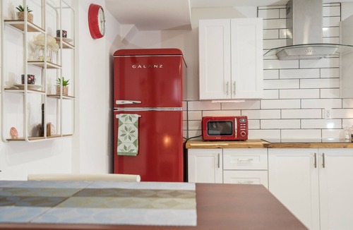 Sudbury House | Charming and Cozy Basement Suite in the Minnow Lake area