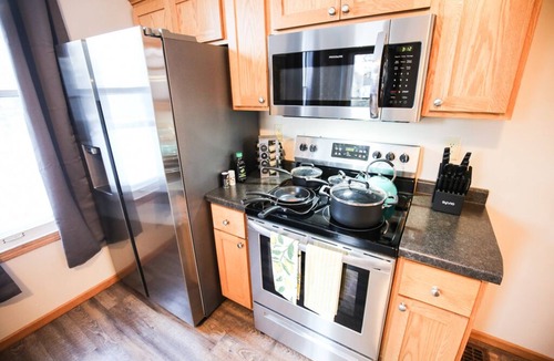 West Seventh House | Charming and Historic 5BR Near DT, Irvine Park and Cathedral Hill