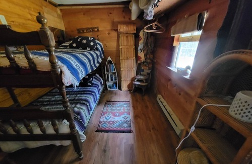 Madawaska Valley House | Charming Authentic Family Cottage on Lake