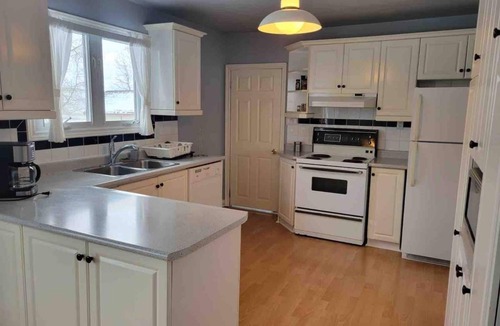 Caledon House | Charming Bungalow 25 mins from Toronto Airport