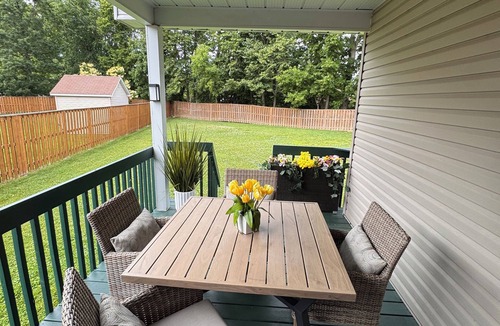 Cornwall House | Charming Bungalow in quiet neighbourhood