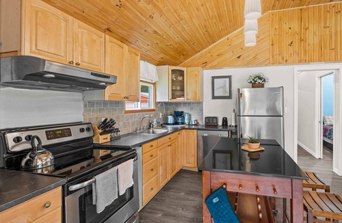 Rideau Lakes House | Charming Cabin w Large Yard—Near Rideau Lakes