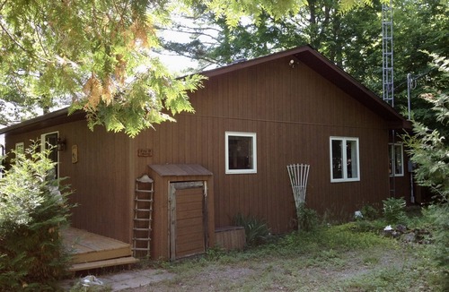 Catchacoma Cottage | Charming Catchacoma Cottage with Large Deck