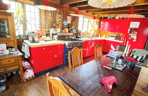 Bellport House | Charming Converted Barn and Cottage. 20 min dr to Smith Point Fire Island Beach