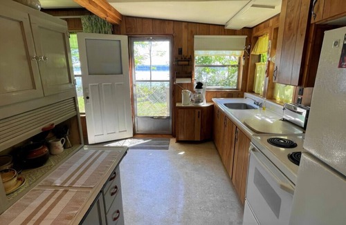 Head Lake House | Charming Cottage: Affordable, Accessible, Close to GTA!