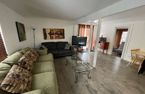 Tay Cottage | Charming Cottage 2 min walk from a private beach on Georgian Bay