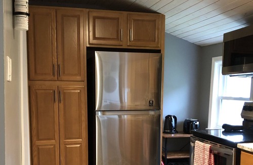 Port Burwell Cottage | Charming Cottage in small town beach community