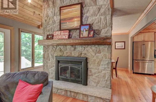 Grand Bend Cottage | Charming family cottage: walking distance to beach & famous Lake Huron sunsets.