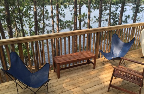 Addington Highlands Cottage | Charming Lake Weslemkoon Retreat