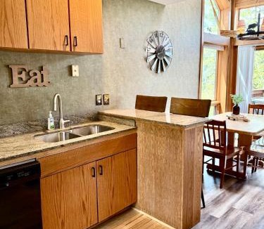 Lutsen House | Charming Lutsen Mountain Townhome with Pool Access