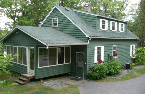 Brainerd House | Charming, peaceful, lakeside retreat