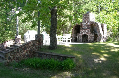 Brainerd House | Charming, peaceful, lakeside retreat