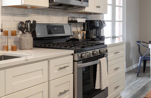 Wayzata House | Charming Retreat close to Wayzata Downtown - The Gilded Loon