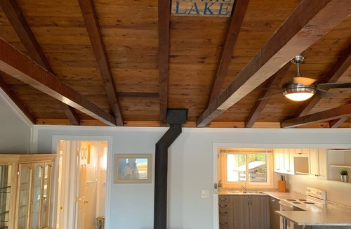 Minden Cottage | Charming Sandy Beach Cottage on Horseshoe Lake