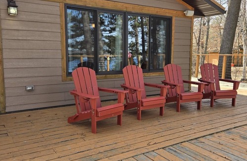Motley Cabin | Charming Shamineau Lake Cabin