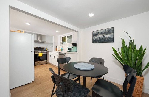 South San Gabriel Apartment | Charming studio with WiFi and AC in welcoming Rosemead