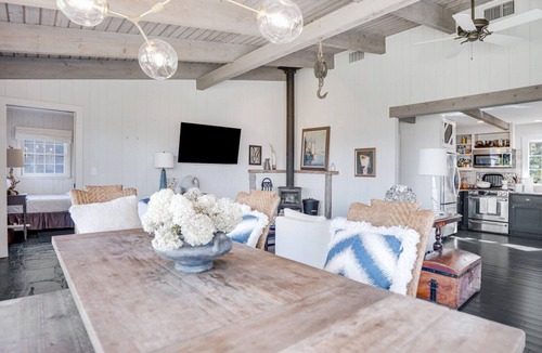 East Hampton House | Charming Waterfront Escape: A Chic East Hampton Cottage with Private Beach,.