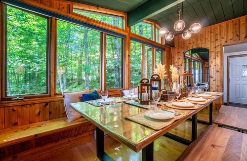 Lake of Bays Cottage | Charming Waterfront Cottage in Muskoka, Pedal Boat, Firepit, A-Frame Bunkie