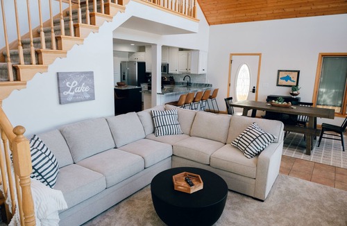 Elysian House | “Chasing Lakeside Sunsets” Lake Francis - fishing, kayaks,paddle boat,lilly pad