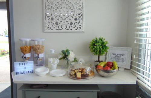 Southwest Edmonton Hotel | Chateau Motel