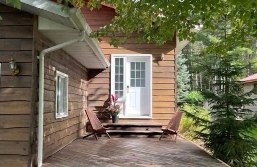 Kirkfield House | Cheerful 3 bdrm home in the Kawarthas.