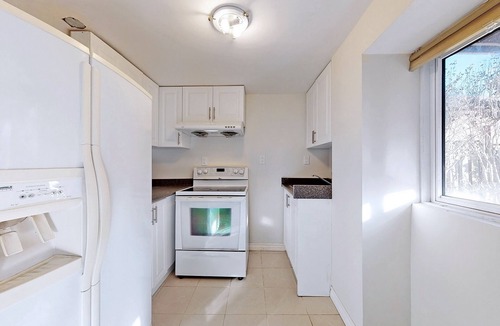Seven Oaks House | Cheerful and Spacious 6 Bedroom and 4 Bathroom House