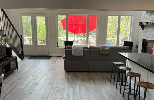 Selwyn Cottage | Chemong Lake Cottage