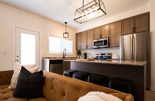 Beamsville House | Cherry Heights Haven: Delightful Designer Townhome