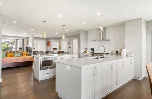 Chestermere House | Chestermere Lake Escape | Lakefront | Private Dock
