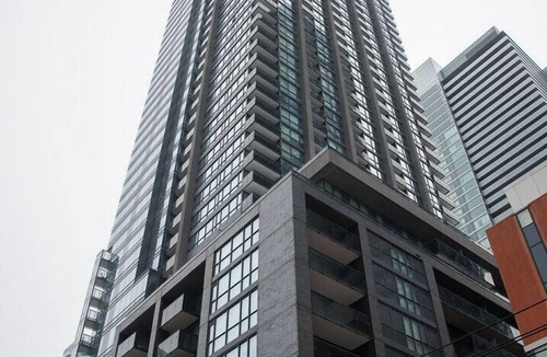 Toronto Entertainment District Apartment | Chic 1BR with Pool near St. Andrew Subway Station
