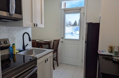 Cavan-Monaghan House | Chic 2BR House, Newly Renovated, Central Spot