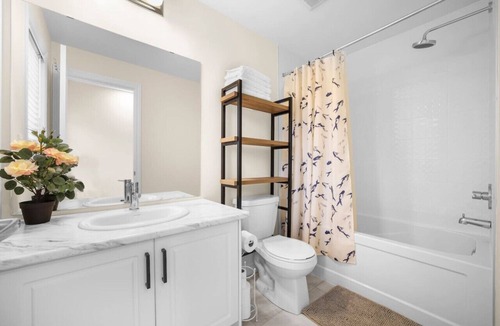 Cavan-Monaghan House | Chic 2BR House, Newly Renovated, Central Spot