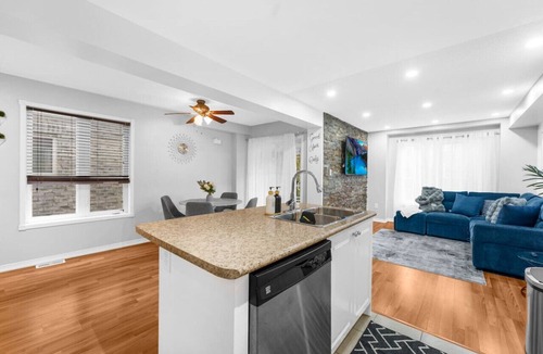 Ajax House | Chic 2BR House, Newly Renovated, Central Spot