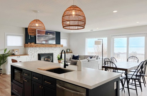 Turkey Point Cottage | Chic Lake Front Cottage on Cedar