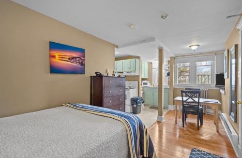 Waterford Valley Apartment | Chic Midstream Studio WiFi Parking