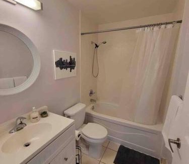 Downtown Mississauga Apartment | City Centre Lodge (Downtown)