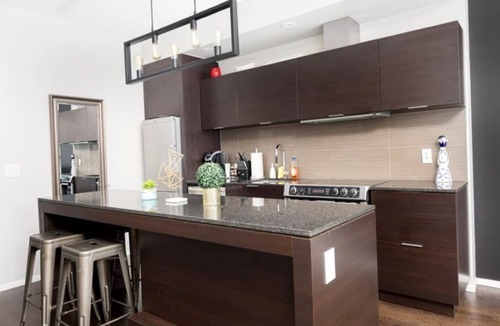 Toronto Entertainment District Condo | City life-Style luxurious Executive Condos Short Stays. G.T.A.nPlease Contact