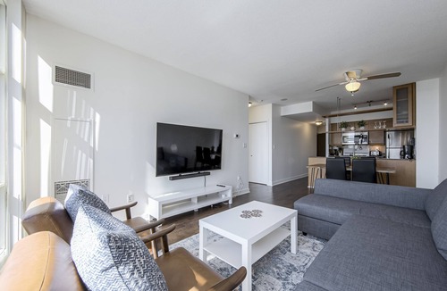 CityPlace Apartment | City living with Lake View