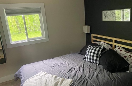North Kawartha Cottage | Classic Cottage with Dock