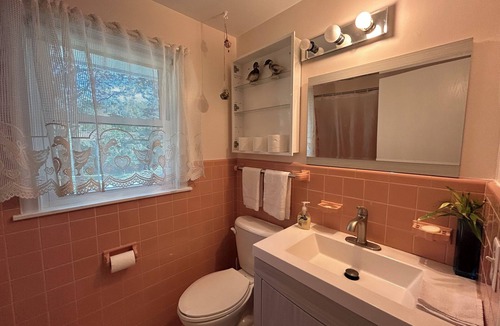 Columbia Heights House | clean and tidy room in Columbia, Heights 50th, let you have a good sleep