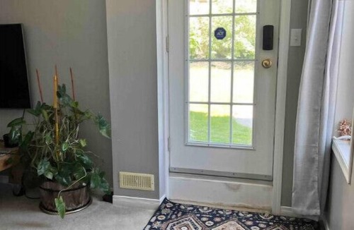 Whitby House | Clean, spacious, poolside entire lower level aptnn