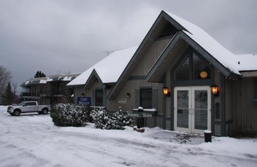 Tofte Hotel | Cliff Dweller on Lake Superior