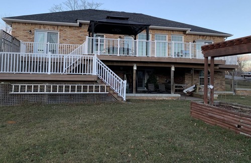 Colborne House | close to amenities and beach