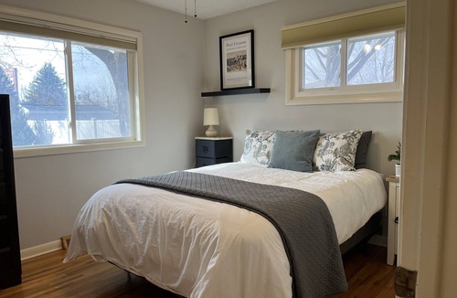 Rochester House | Close to everything, Amazing sun room, private backyard, BEAUTIFUL HOME