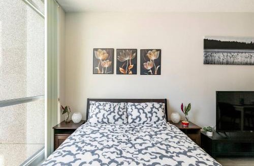 Fort York Apartment | CN Tower Luxe Suites - Prime Downtown Location