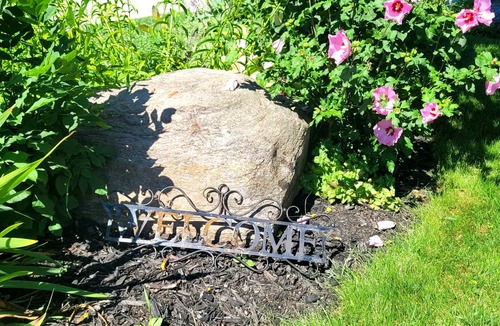 Collingwood House | Collingwood/Blue Mountain Fully renoed 2 bedroom Suite with Kitchen, LR, Dine.