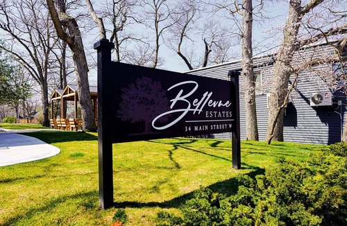 Grand Bend Cottage | Colonial Hotel & Suites - Bellevue Chateau